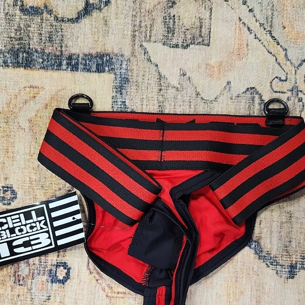 Cbu212 Cellblock13 Cyclone Thong Red and Black - Picture 4 of 5